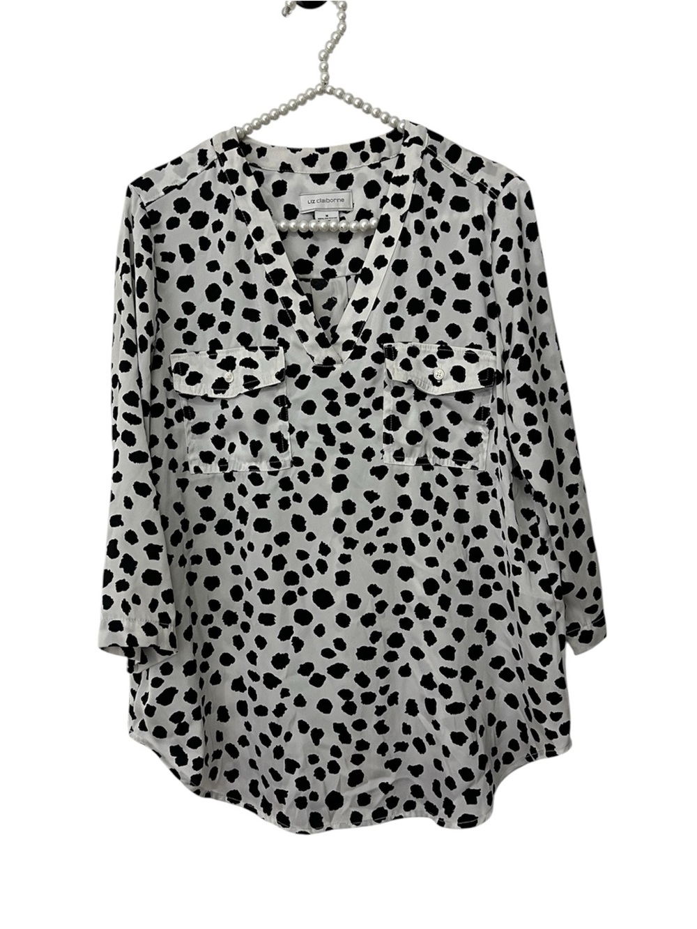 Liz Claiborne FLAWED Black & White Print V-Neck Blouse Women’s Size Medium